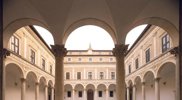  Cortile di Palazzo Ducale Urbino